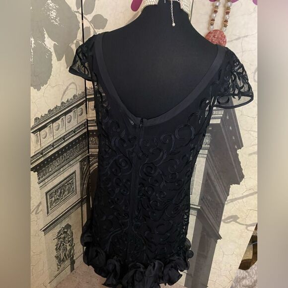 Spectacular dress by Guess in size 14 - Picture 2 of 2